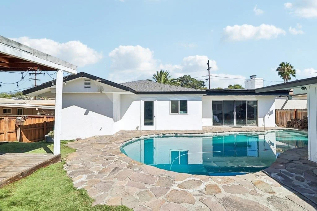 Photo of 9535 Lakeview Drive