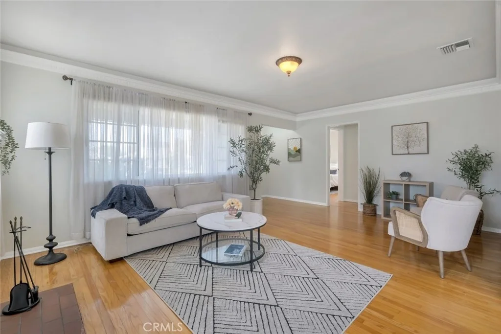 Photo of 400 University Avenue