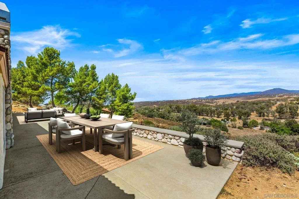 Photo of 25090 Oakana