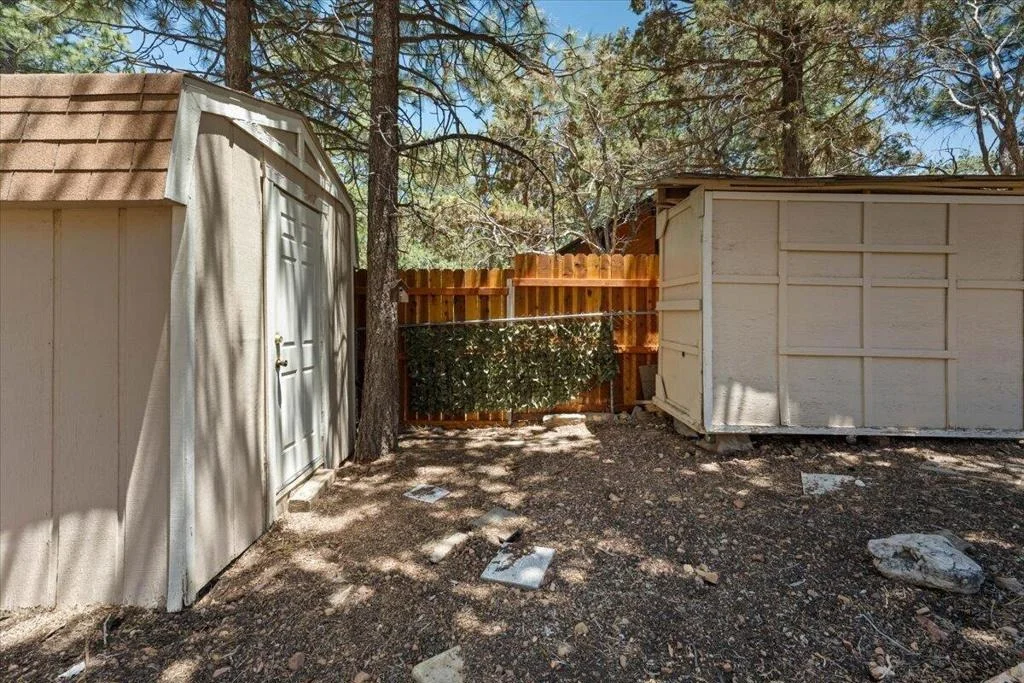 Photo of 819 Holmes Lane