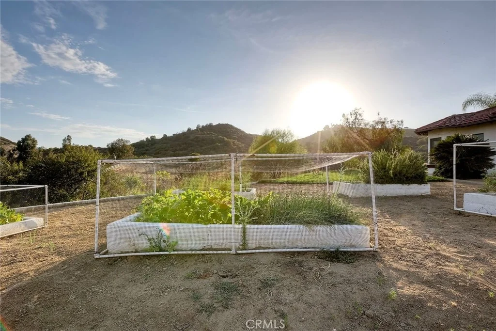Photo of 21977 Paseo Chico