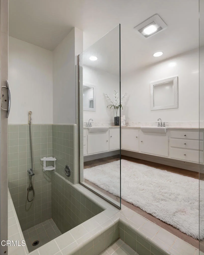 Photo of 3271 New York Drive