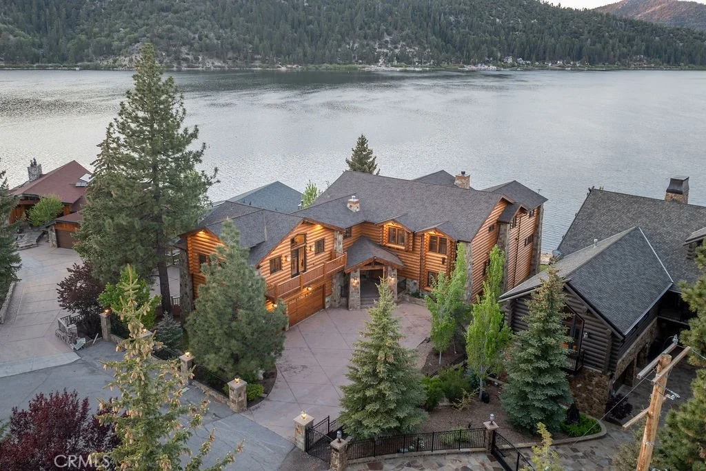 Photo of 659 Cove Drive