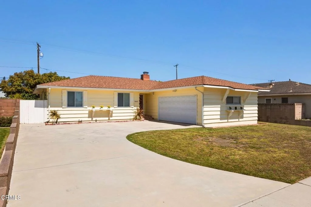 Photo of 596 College Drive