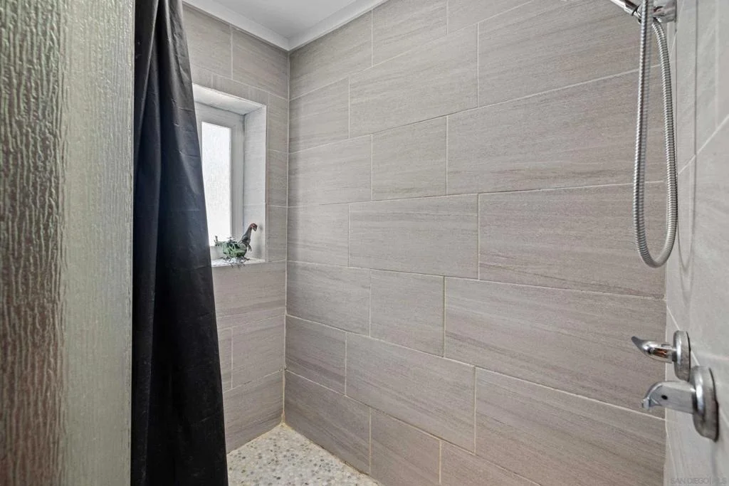 Photo of 2156 Ruby
