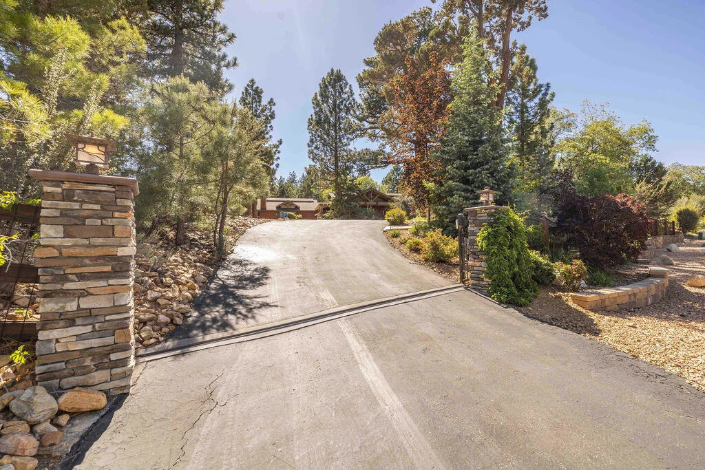 Photo of 661 Cedar Glen Drive