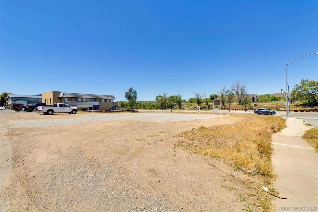 Photo of 8069 Mission Gorge 1