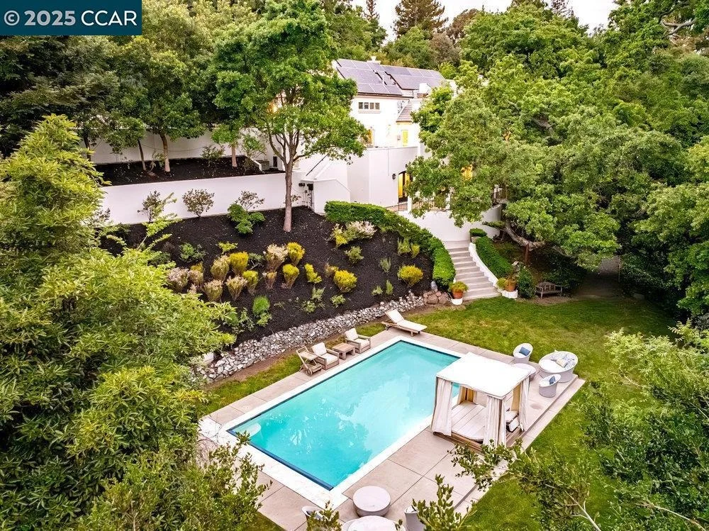 Photo of 1720 Toyon Rd