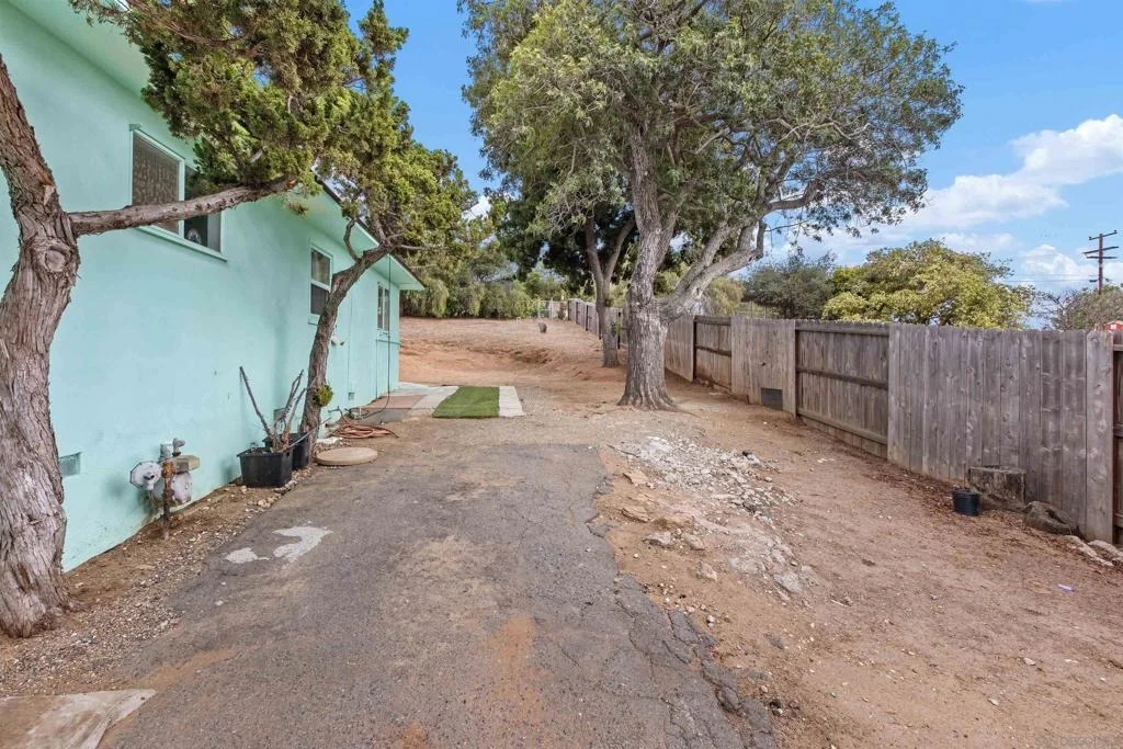 Photo of 2439 Patterson Rd