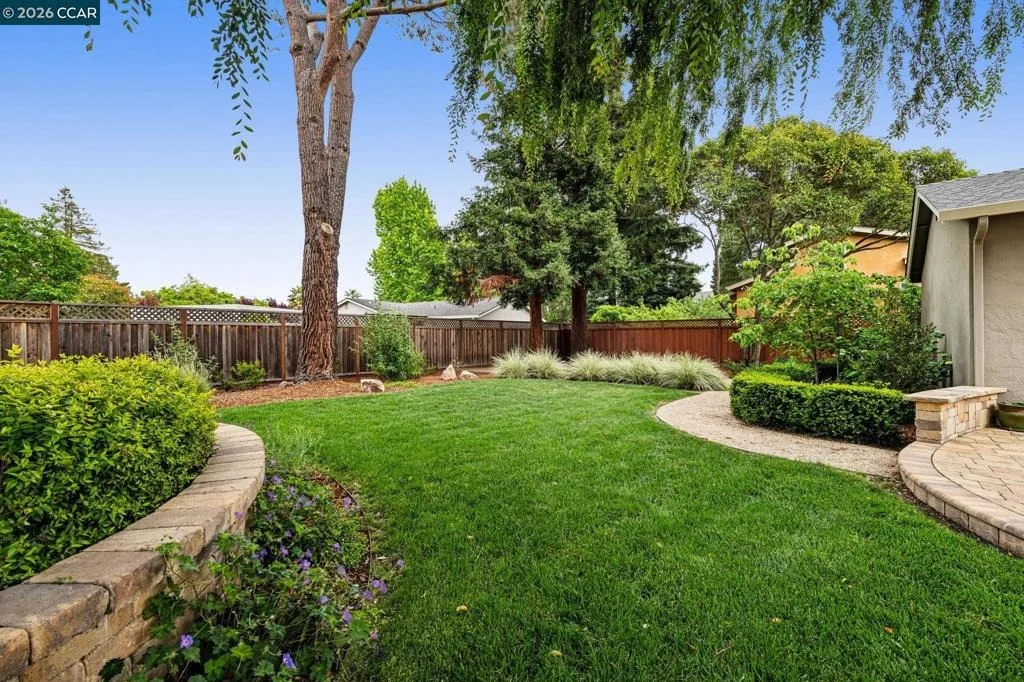 Photo of 1544 Saint Helena Drive
