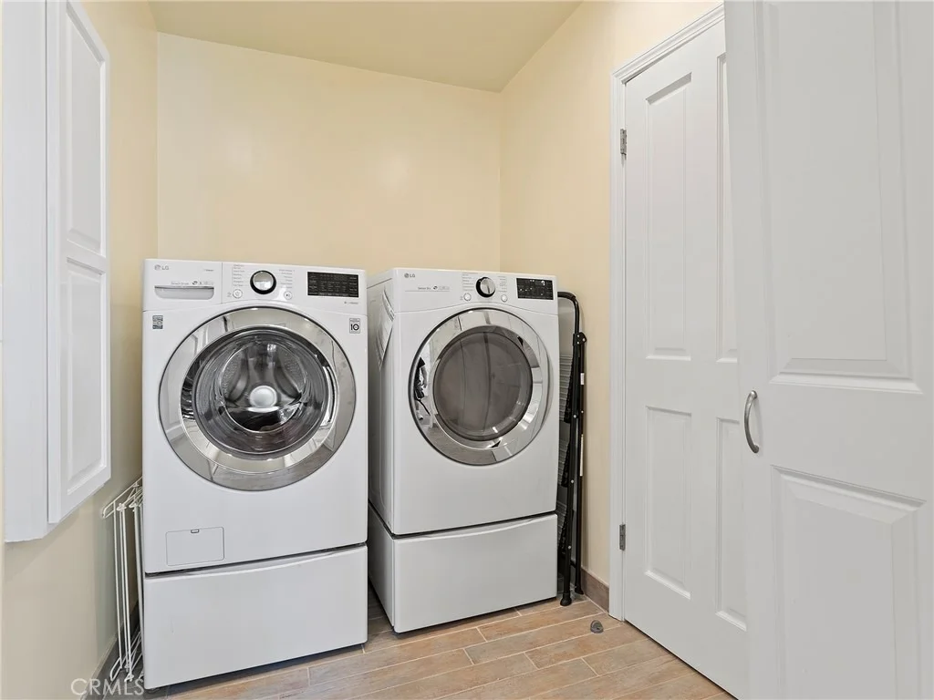 Photo of 1012 N Sunset Canyon Drive