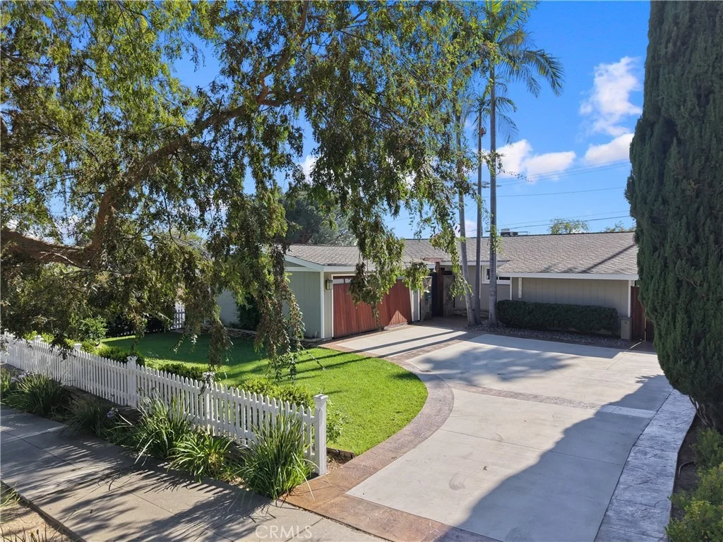 Photo of 1255 Hastings Ranch Drive