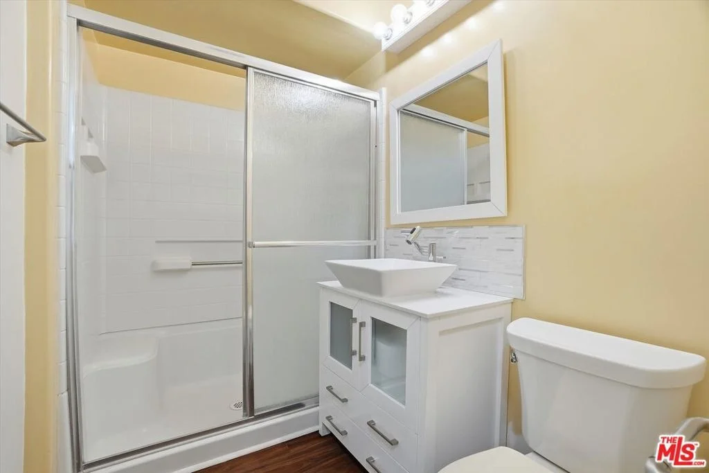 Photo of 1412 W Baker Avenue