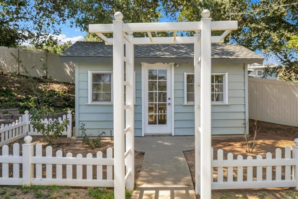 Photo of 1752 Grove Road