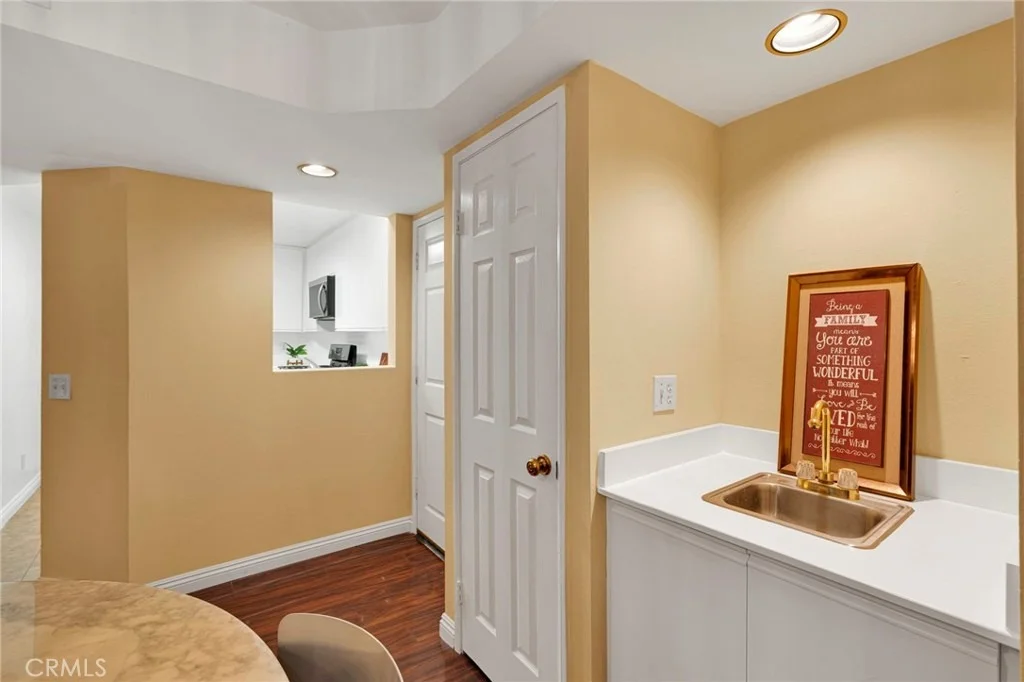 Photo of Unit 205 at 801 Pine Avenue