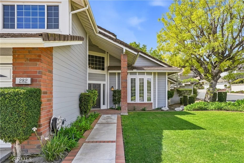 Photo of 282 N Willow Springs