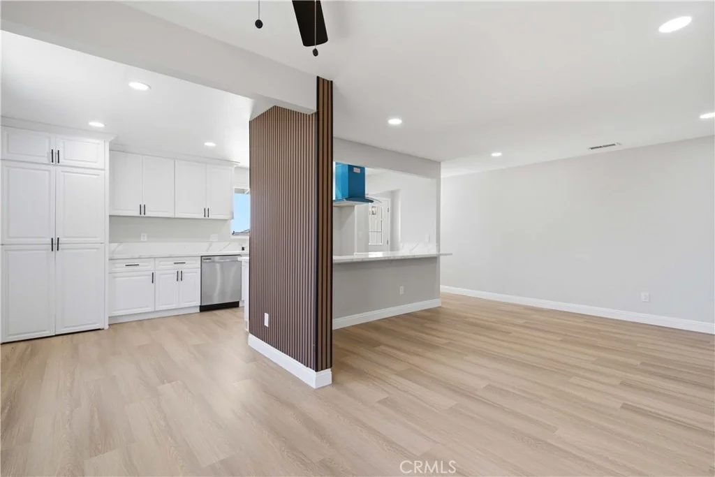 Photo of 5945 Paramount Drive