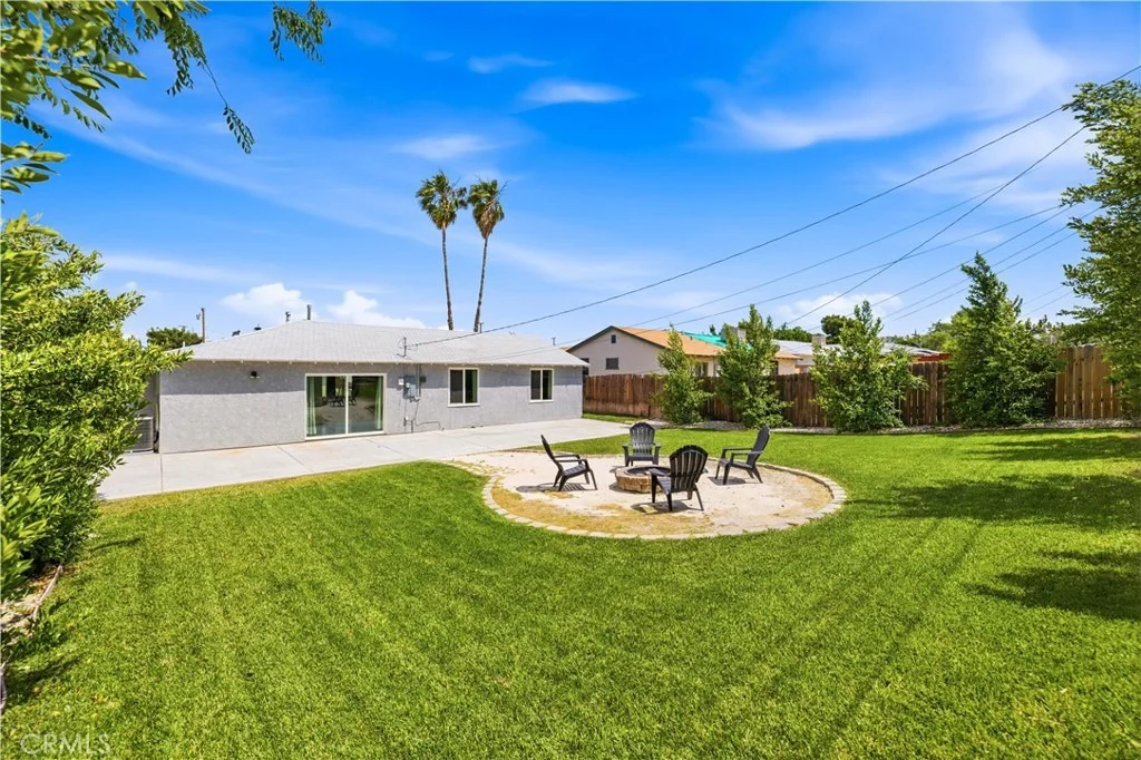 Photo of 37521 Larkin
