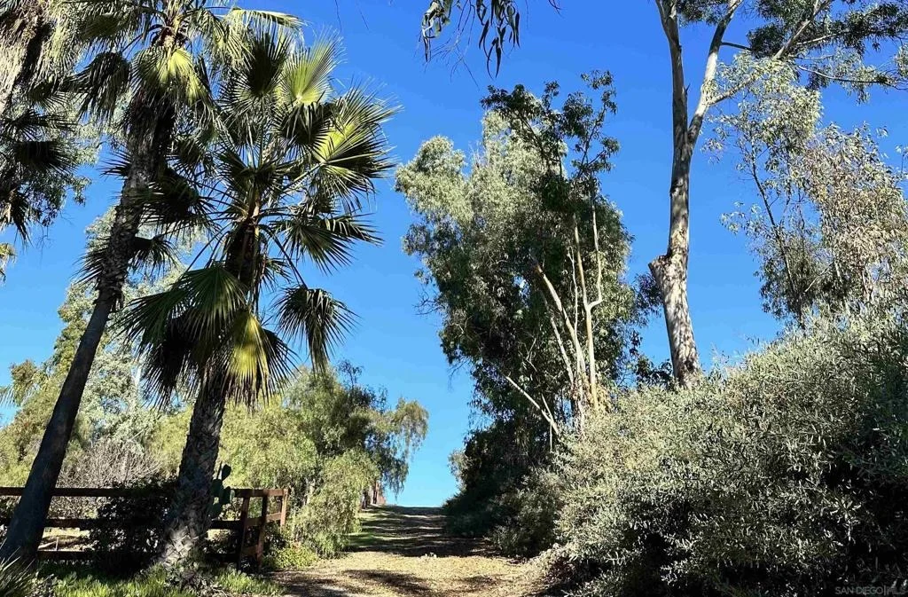 Photo of 18096 Loma Alegre