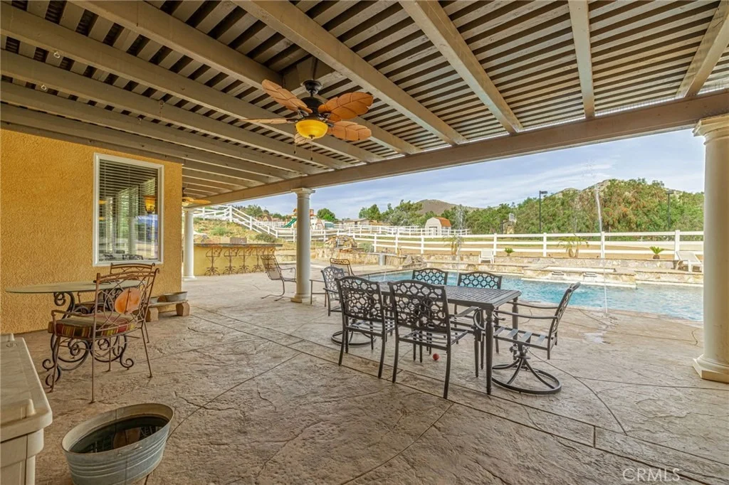 Photo of 33442 Desert Road