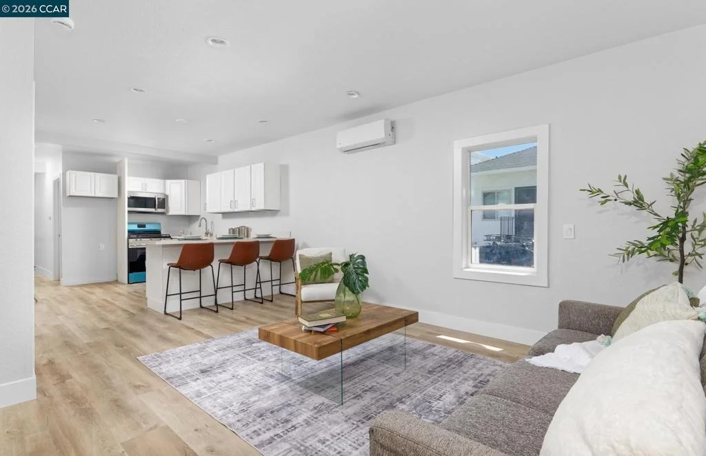 Photo of 226 W 9Th St