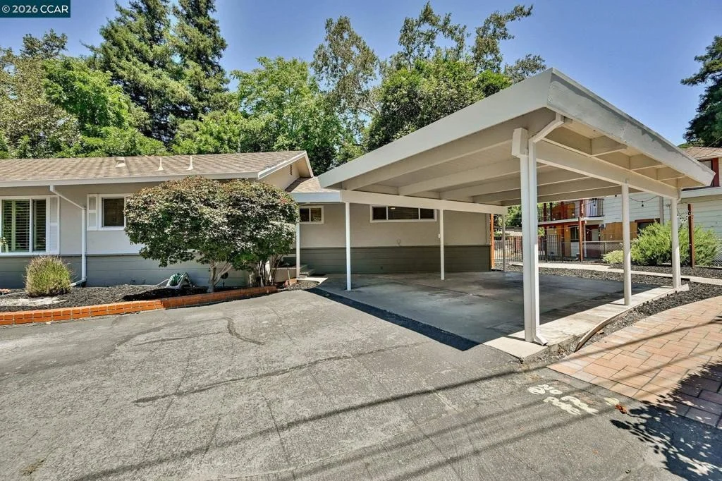 Photo of 615 Flora St