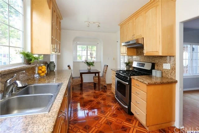 Photo of 1121 Cordova Avenue