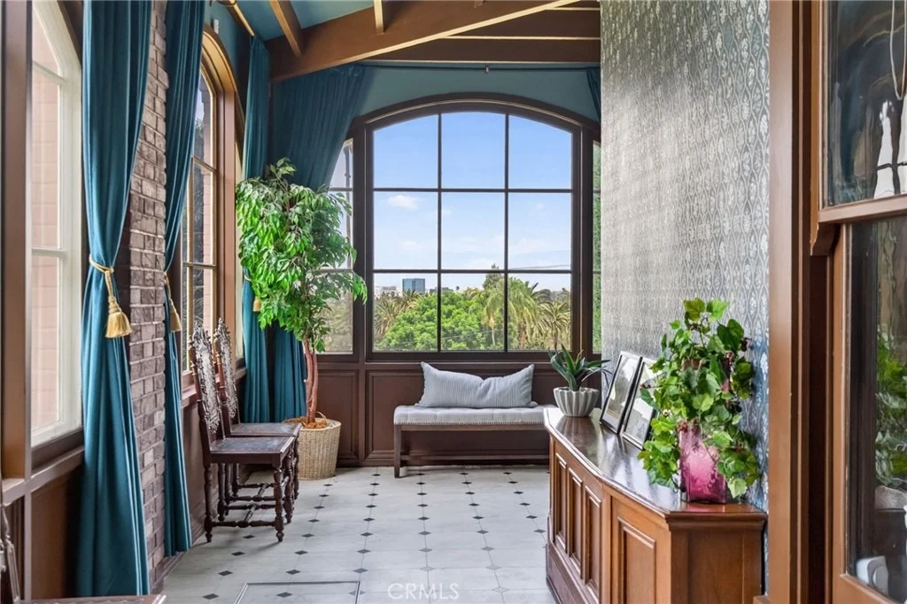 Photo of 2812 Ivy