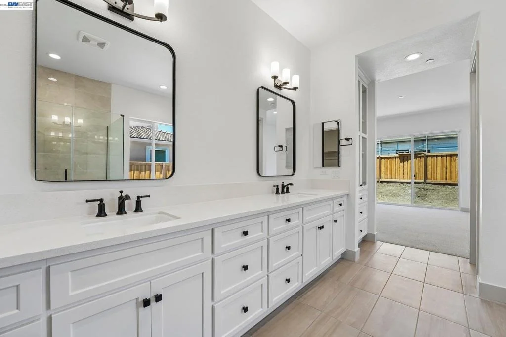 Photo of 427 Trellis Way
