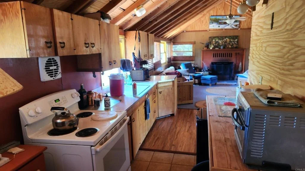 Photo of 555 El Centro Tract