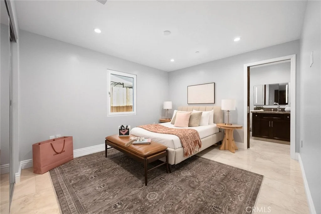 Photo of 1362 Linden
