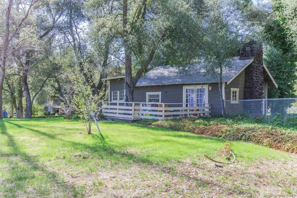 Photo of 28831 Spruce