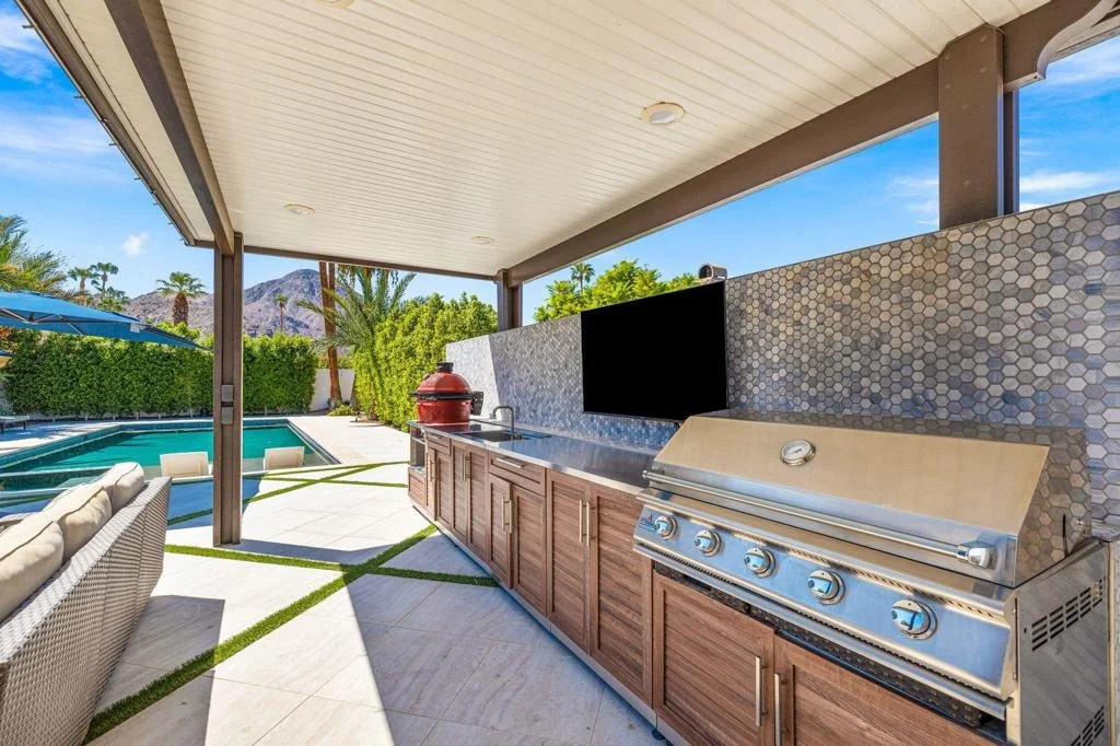 Photo of 45655 Apache Road