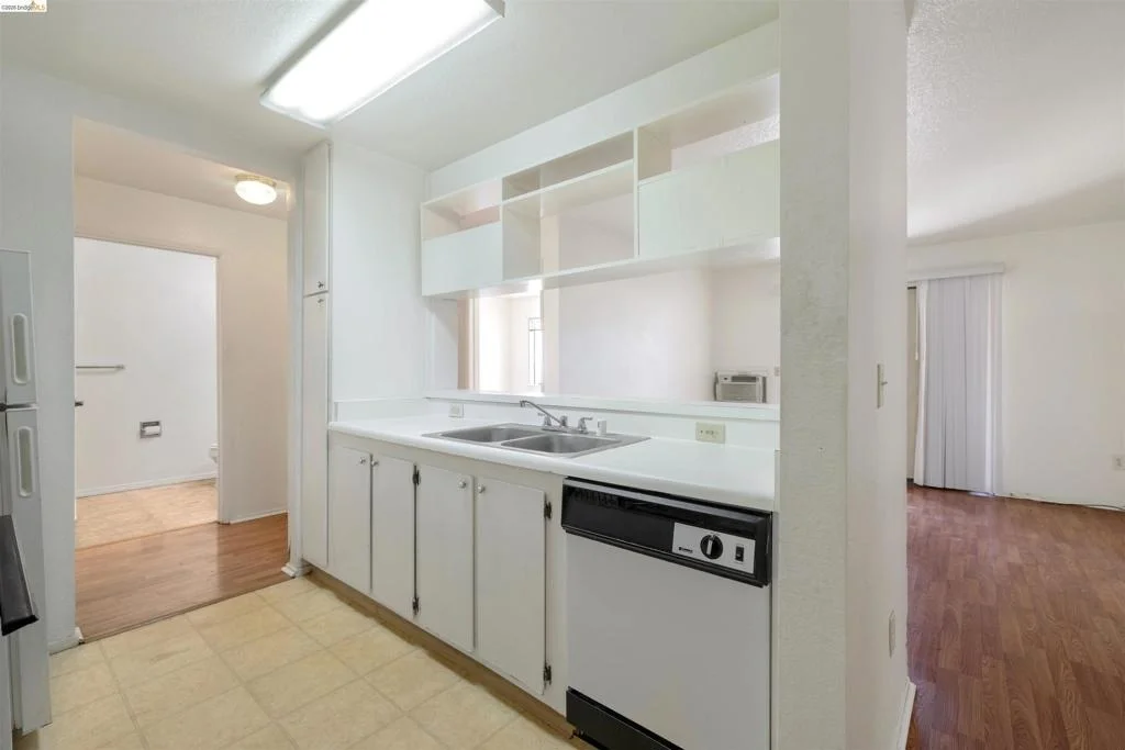 Photo of Unit 121 at 5 Lancaster Cir