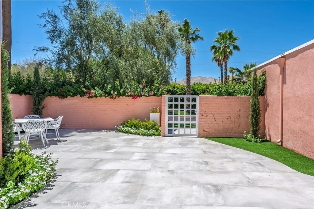 Photo of 47090 Amir Drive