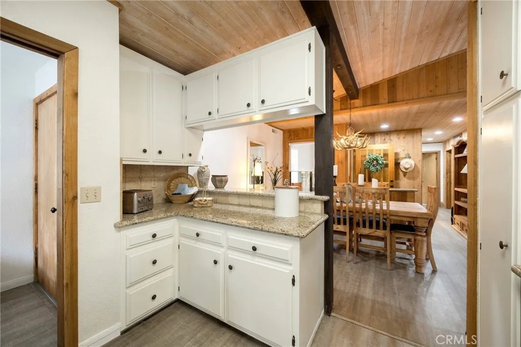 Photo of 824 Mountain Lane