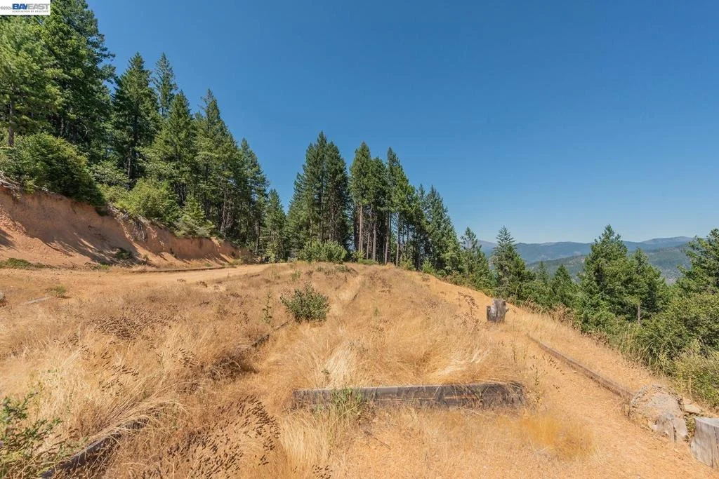 Photo of 190 Moore Gulch