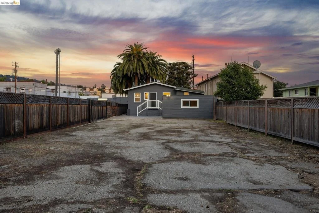 Photo of 3435 Dimond Ave