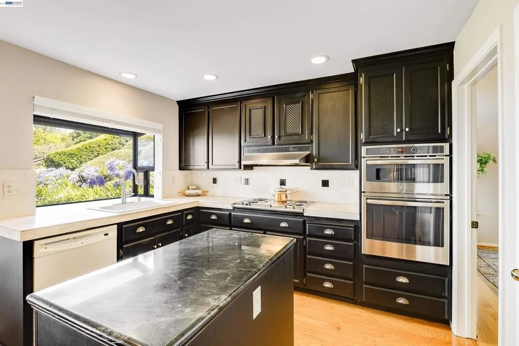 Photo of 2321 Ascot Pkwy