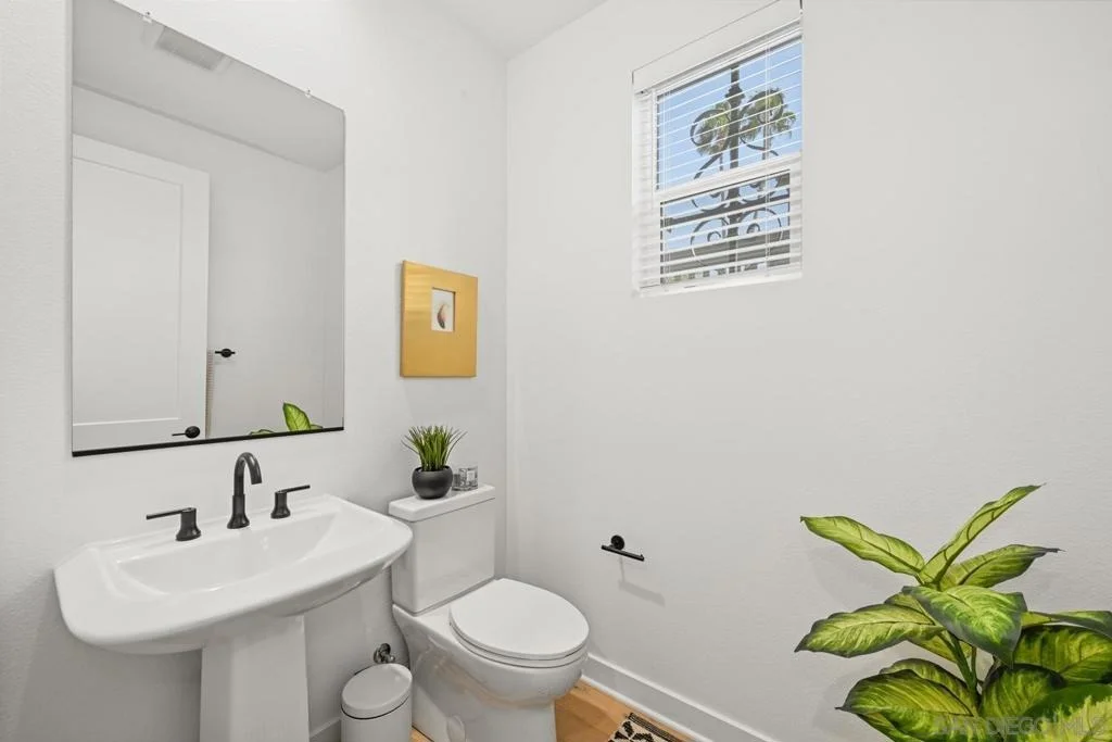 Photo of 1156 E Cove Pl.
