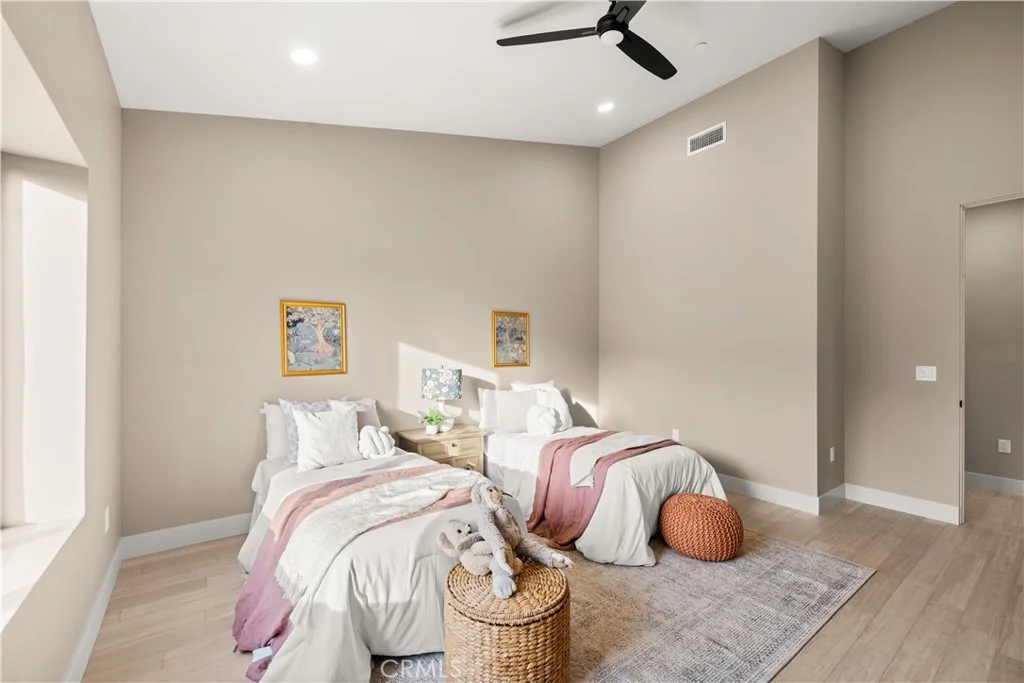 Photo of 5093 Malibu Drive