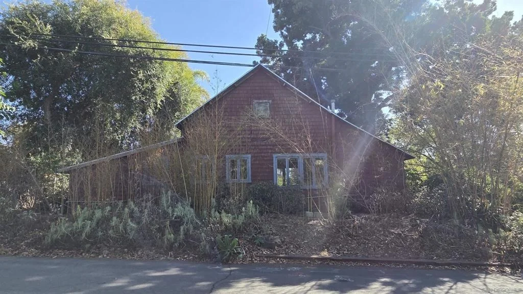 Photo of 8751 Mariposa Street