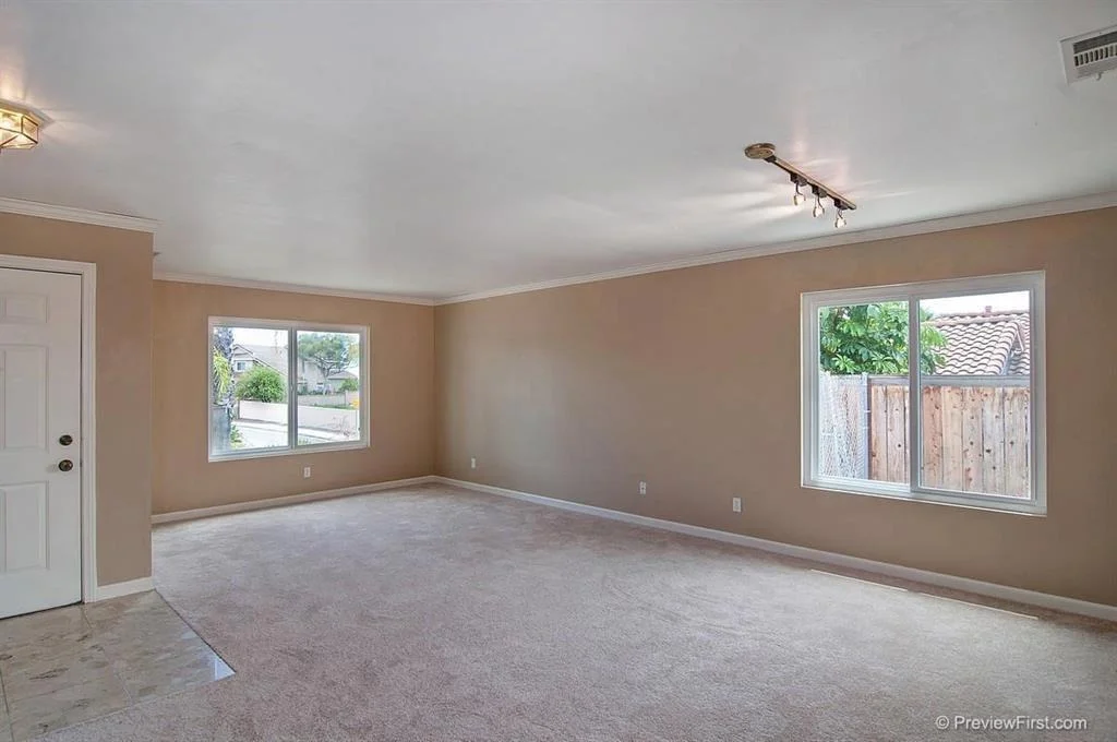 Photo of 7938 Avenida Diestro
