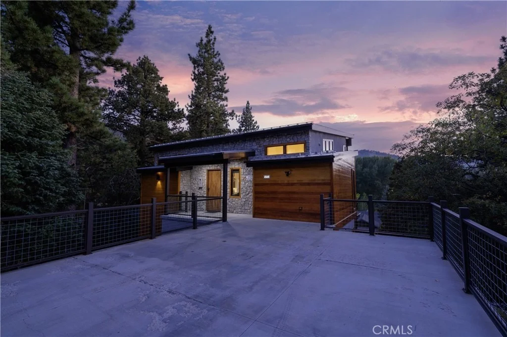 Photo of 43669 Ridge Crest