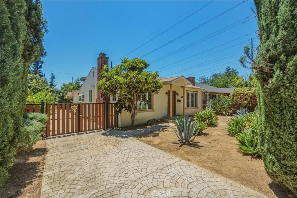 Photo of 3170 E Orange Grove