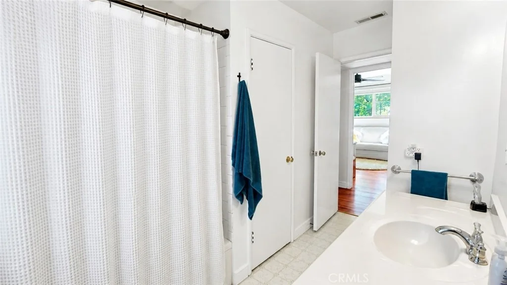 Photo of 180 Nina Avenue