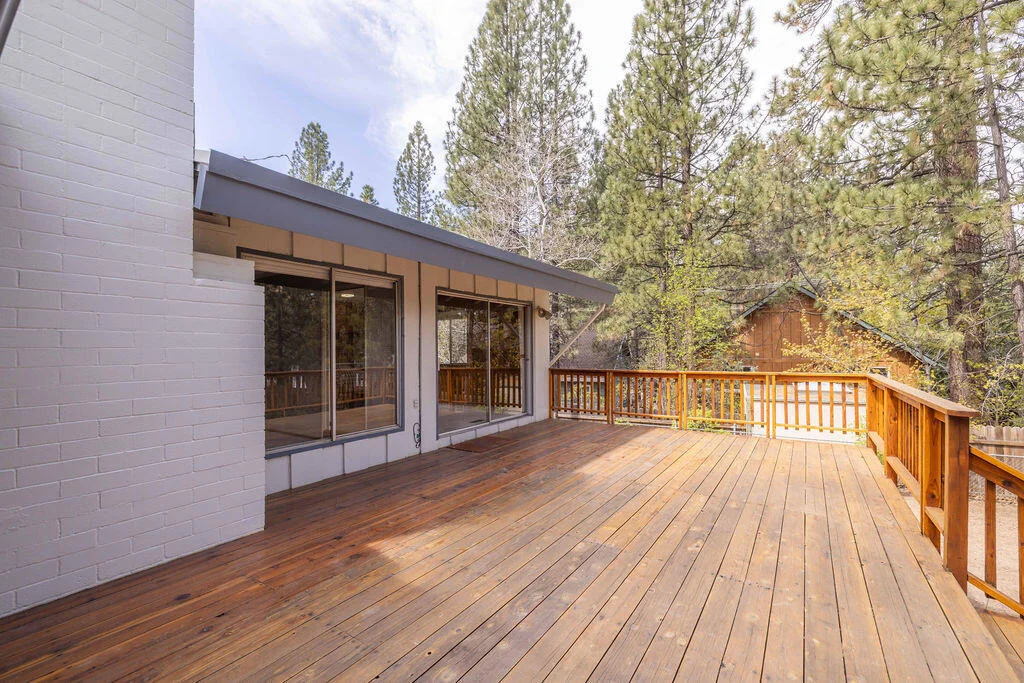 Photo of 41726 Comstock Lane