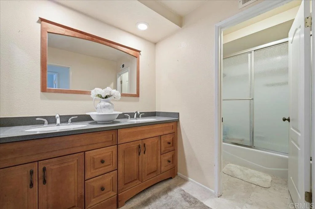 Photo of 1066 Surrey Drive