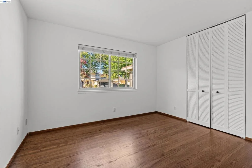Photo of 4950 Black Ave