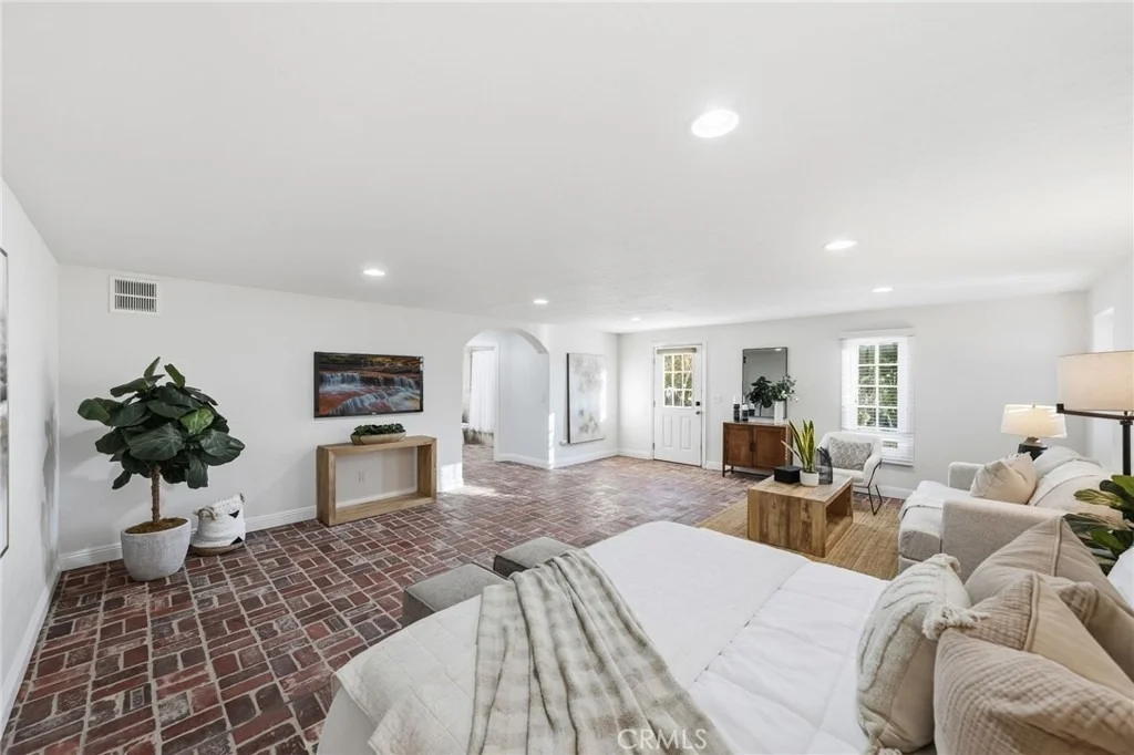 Photo of 40900 Via Los Altos